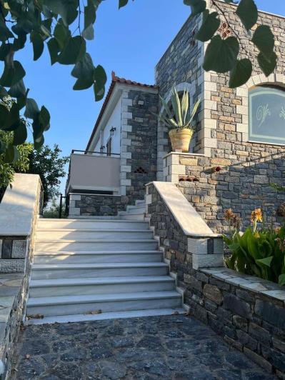 Image No.30-4 Bed House for sale