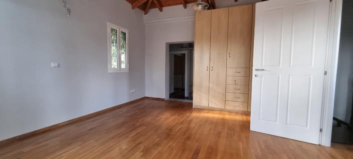 Image No.14-3 Bed House for sale