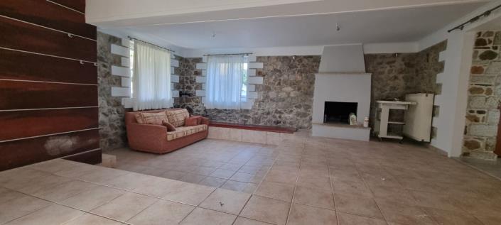 Image No.10-3 Bed House for sale