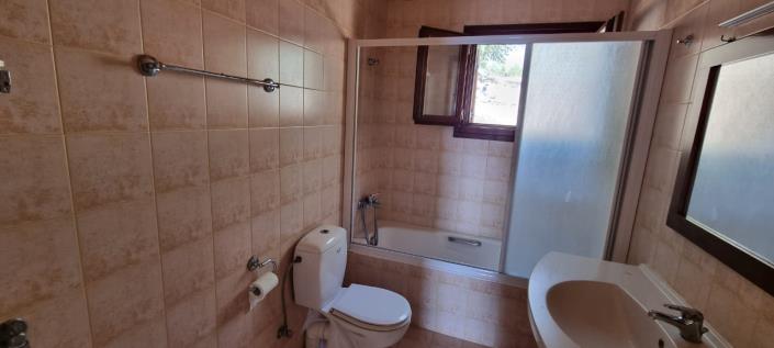 Image No.13-2 Bed House for sale