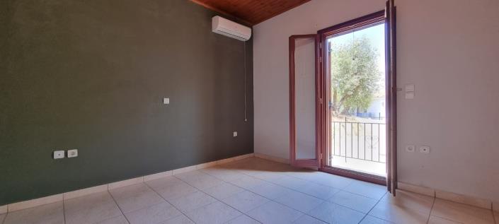 Image No.8-2 Bed House for sale