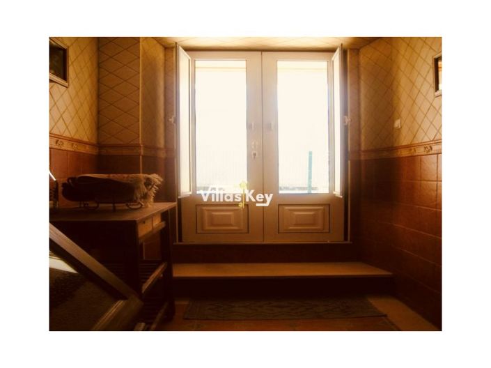 Image No.12-4 Bed House for sale