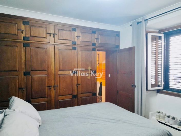 Image No.16-4 Bed House for sale