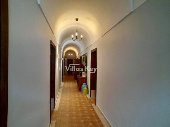 Image No.17-4 Bed House for sale