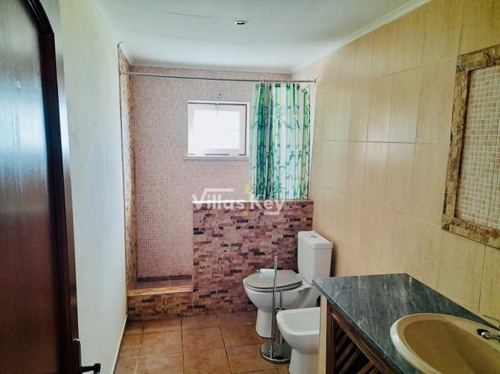 Image No.19-4 Bed House for sale