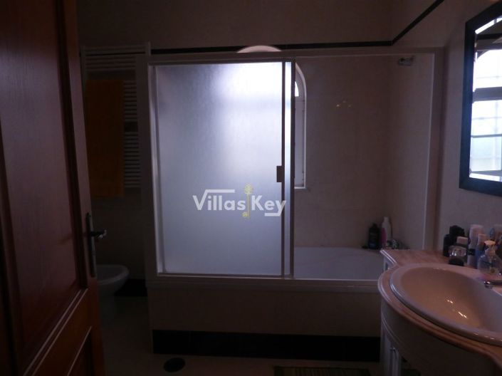 Image No.15-3 Bed House for sale