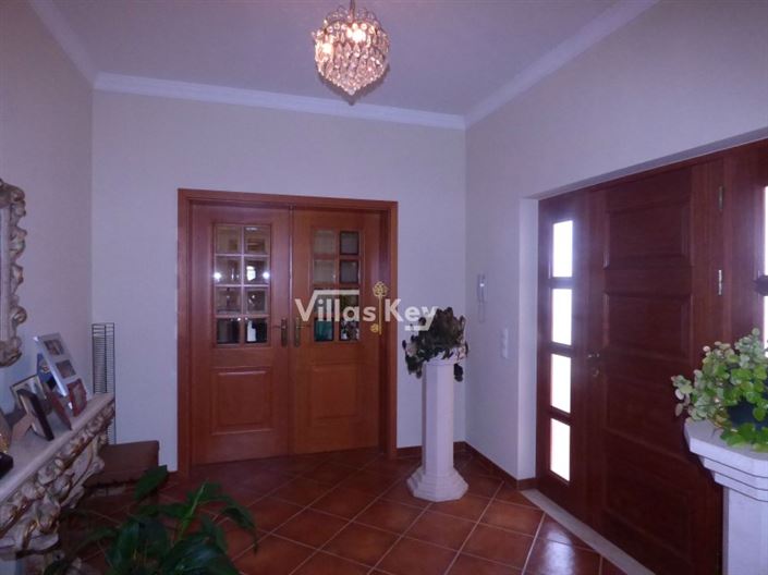 Image No.8-3 Bed House for sale