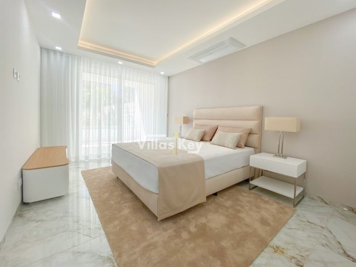 Image No.15-4 Bed Apartment for sale