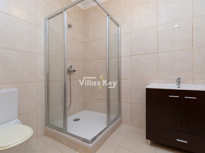 Image No.25-4 Bed House for sale