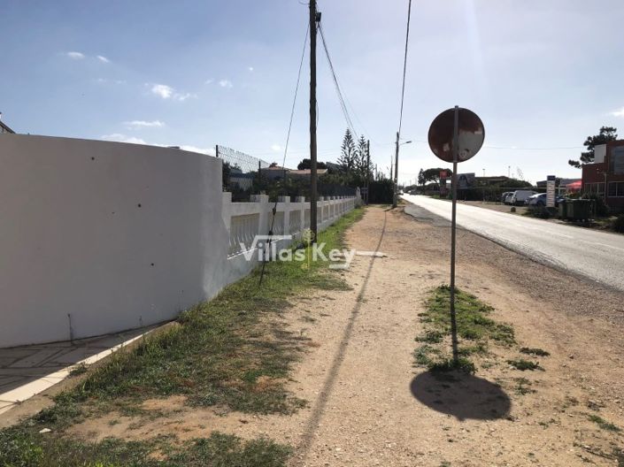 Image No.11-9 Bed Commercial for sale