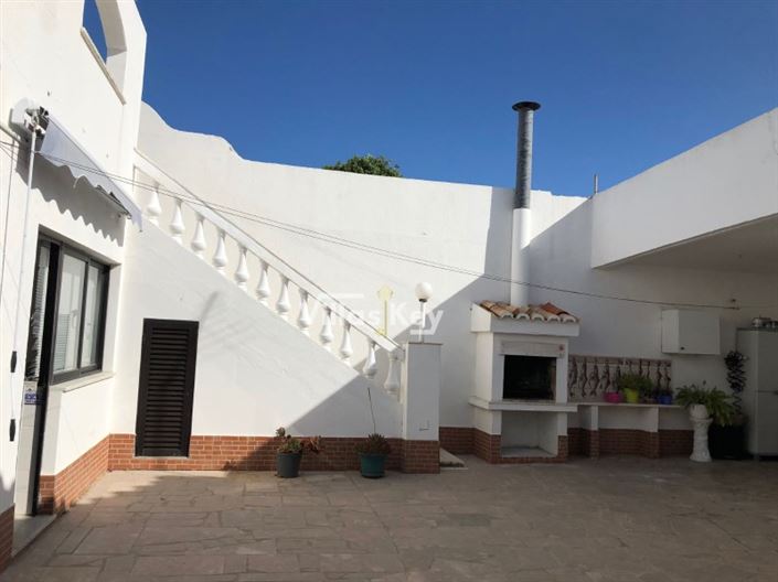 Image No.52-9 Bed Commercial for sale