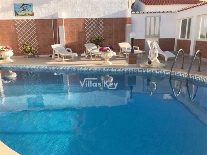 Image No.60-9 Bed Commercial for sale