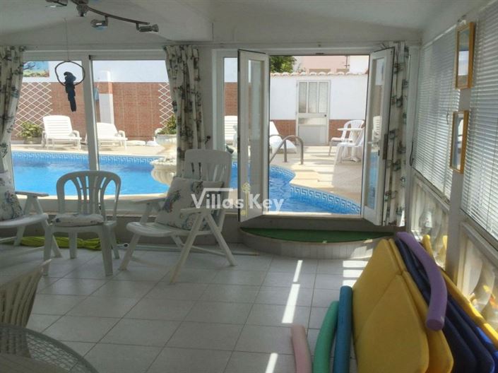 Image No.8-9 Bed Commercial for sale