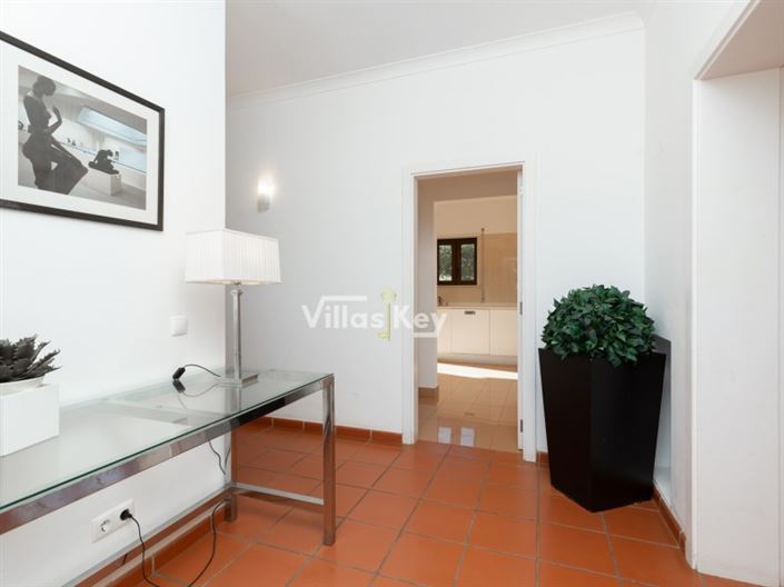 Image No.25-4 Bed House for sale