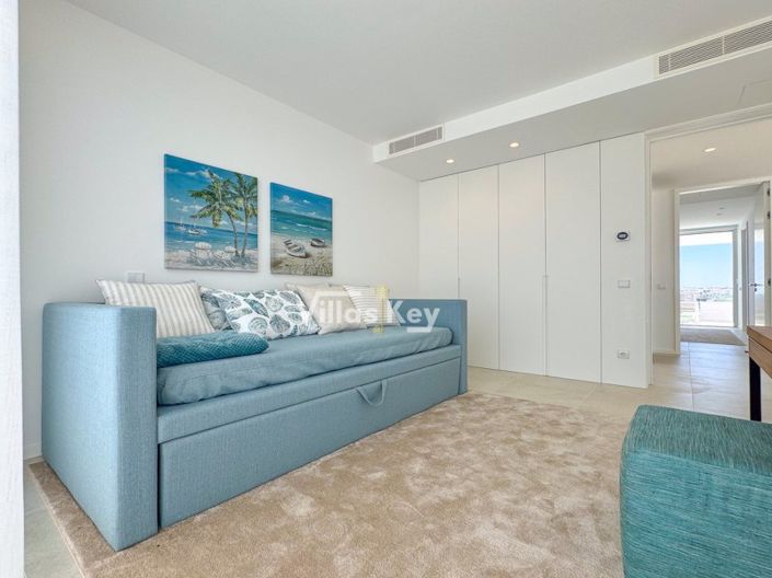 Image No.19-3 Bed House for sale