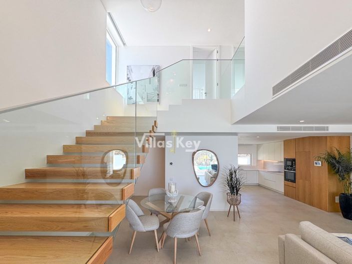 Image No.3-3 Bed House for sale