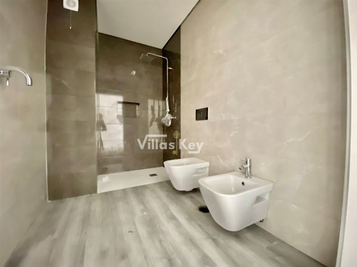 Image No.12-4 Bed Apartment for sale