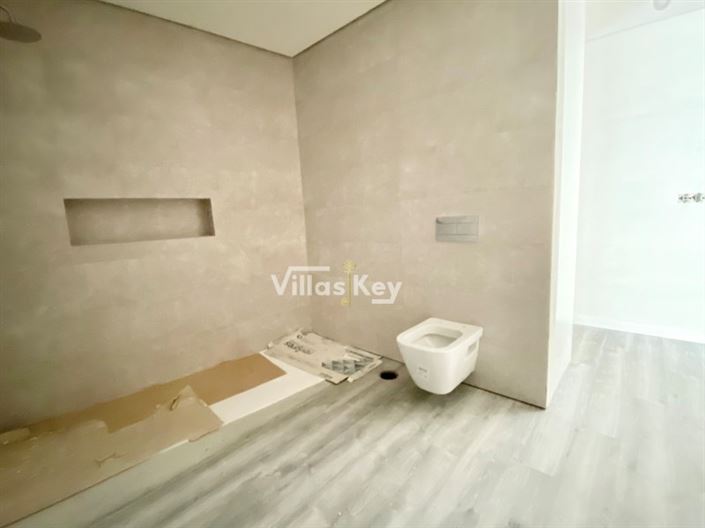 Image No.9-4 Bed Apartment for sale