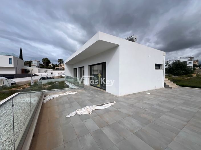 Image No.20-4 Bed House for sale