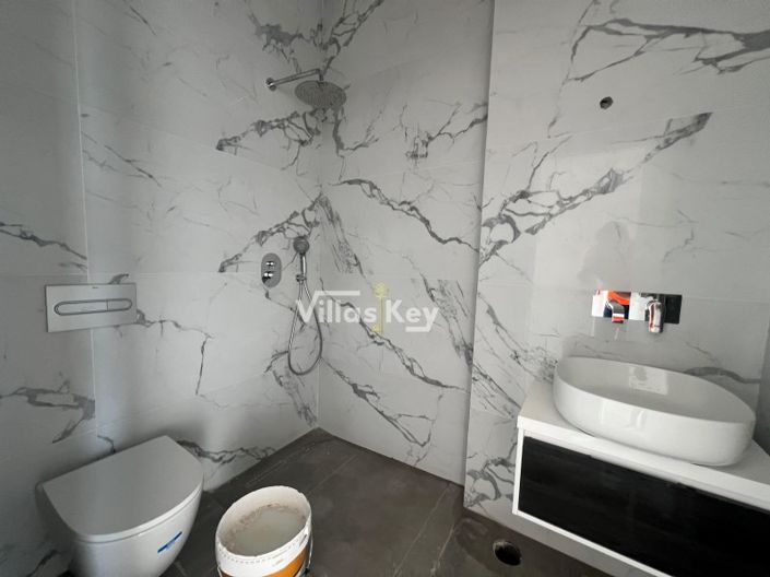 Image No.24-4 Bed House for sale