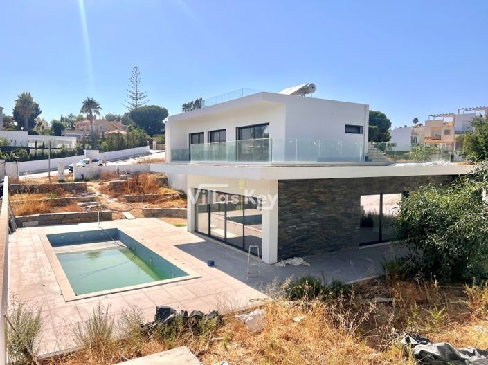 Image No.27-4 Bed House for sale