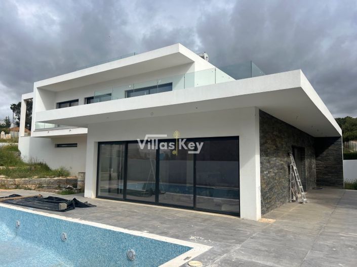 Image No.9-4 Bed House for sale