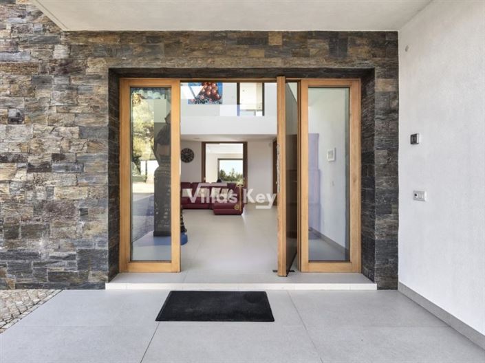 Image No.19-5 Bed House for sale