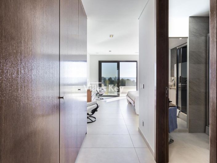 Image No.24-5 Bed House for sale