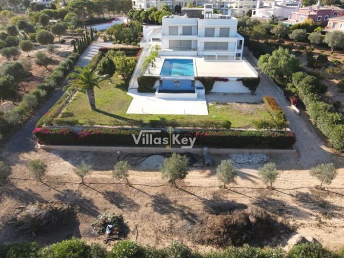 Image No.5-5 Bed House for sale