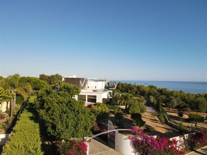 Image No.43-5 Bed House for sale