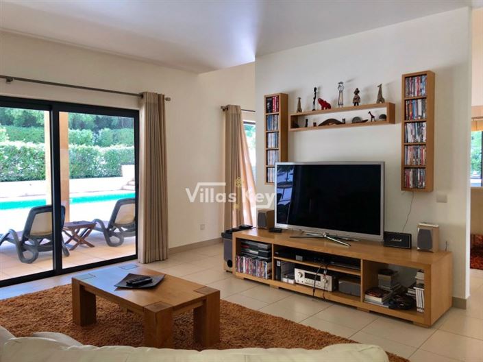 Image No.6-5 Bed House for sale