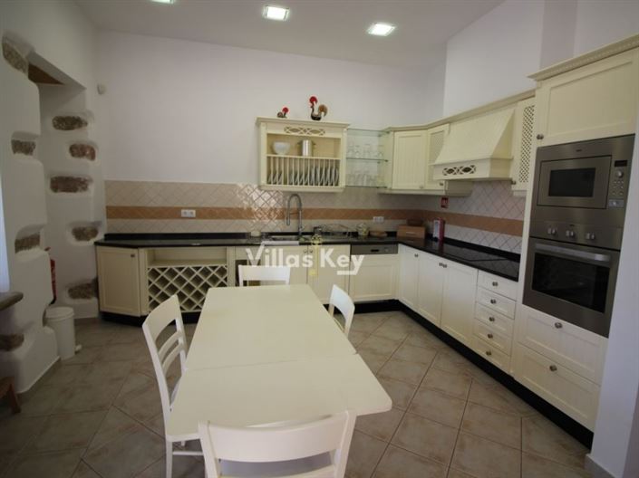 Image No.18-4 Bed House for sale
