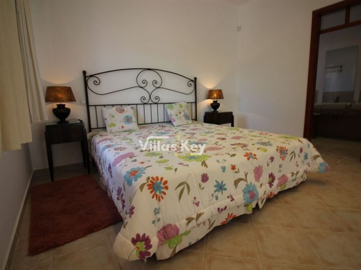 Image No.24-4 Bed House for sale