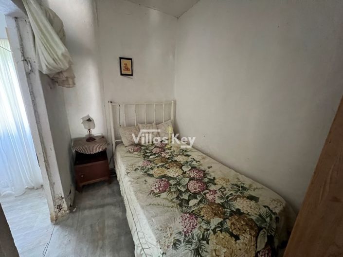 Image No.10-2 Bed House for sale