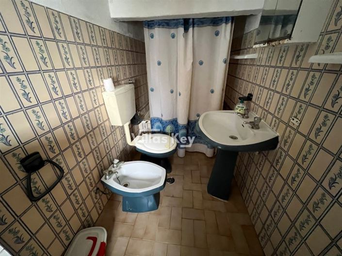 Image No.12-2 Bed House for sale