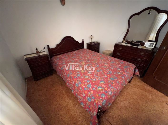 Image No.13-2 Bed House for sale