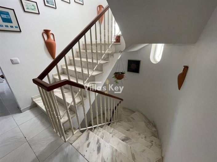 Image No.10-3 Bed House for sale