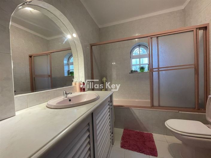 Image No.24-3 Bed House for sale