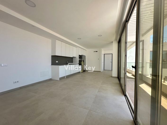 Image No.3-6 Bed Commercial for sale