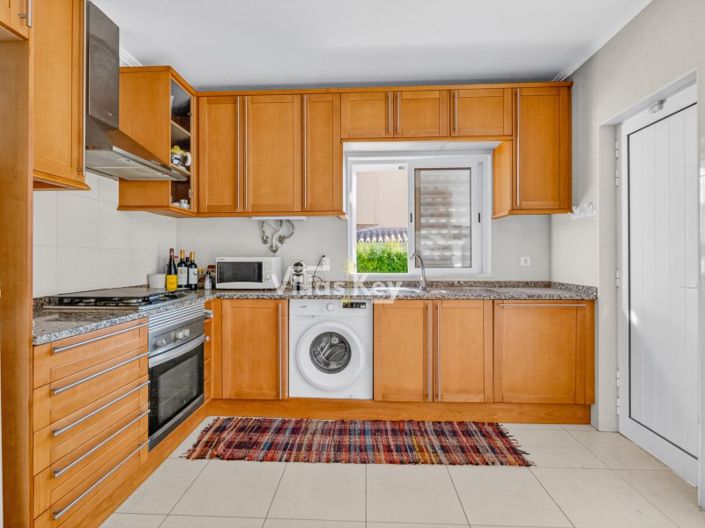 Image No.10-4 Bed House for sale