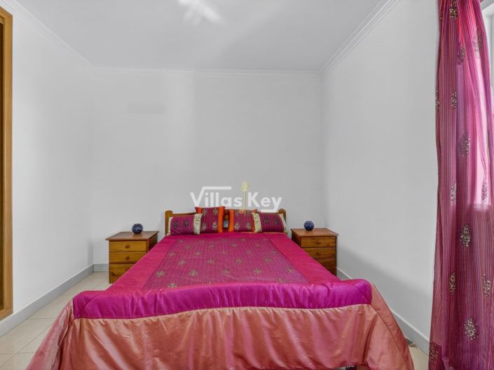 Image No.12-4 Bed House for sale