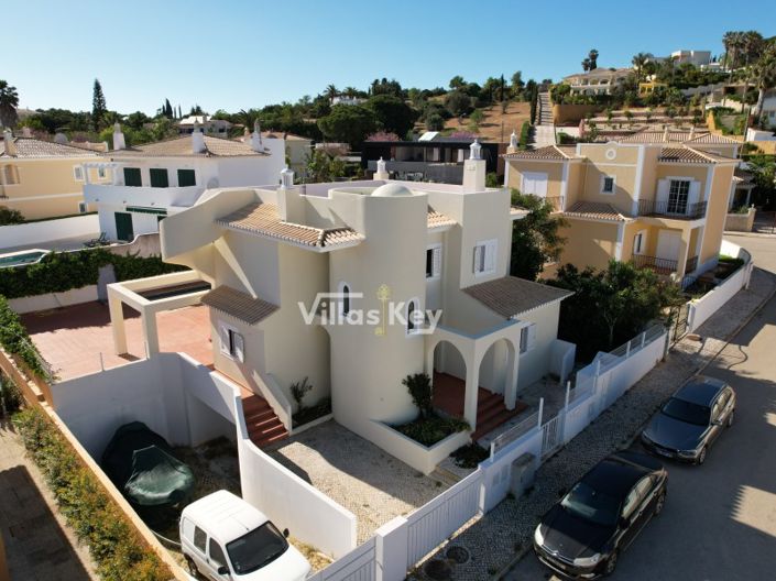 Image No.15-4 Bed House for sale