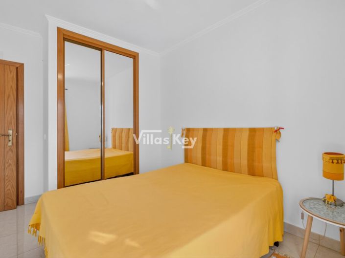 Image No.20-4 Bed House for sale