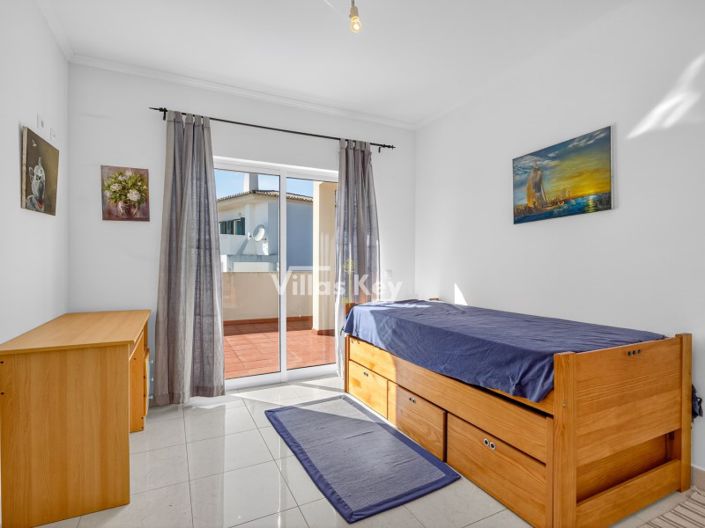 Image No.21-4 Bed House for sale