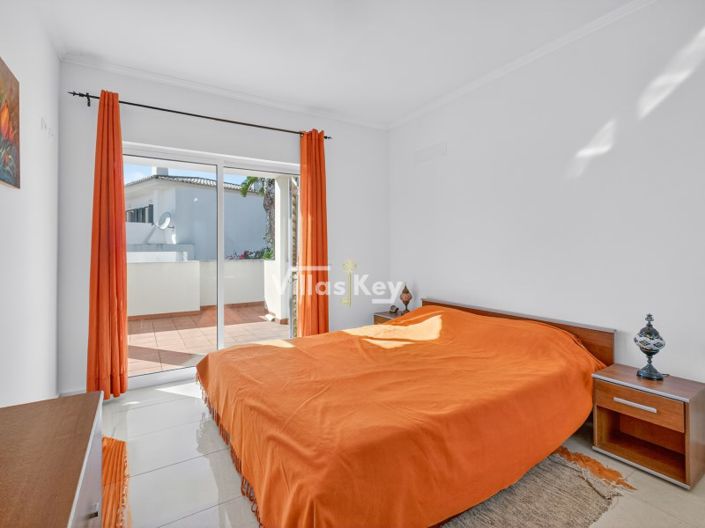 Image No.23-4 Bed House for sale