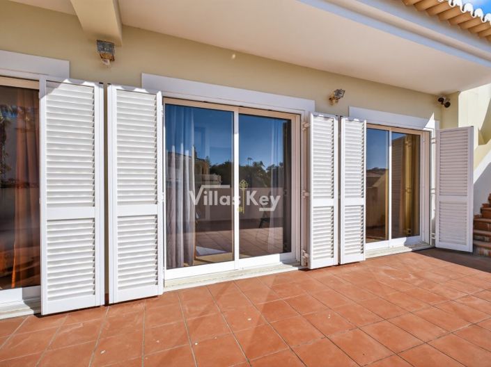 Image No.24-4 Bed House for sale