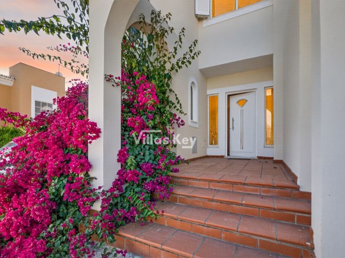 Image No.30-4 Bed House for sale