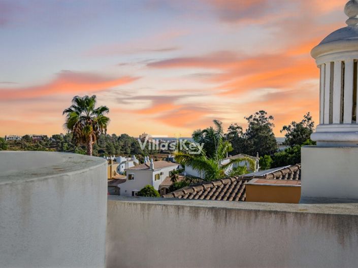 Image No.36-4 Bed House for sale