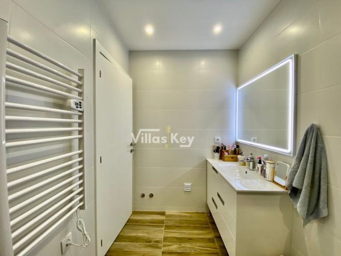 Image No.40-2 Bed Apartment for sale