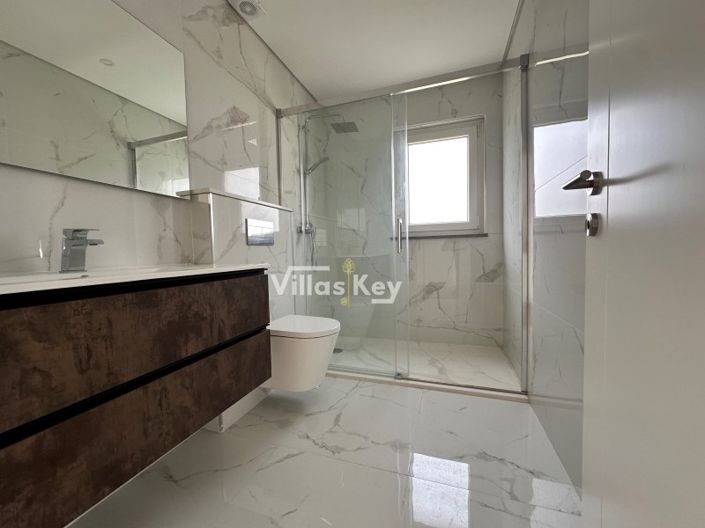 Image No.13-4 Bed House for sale